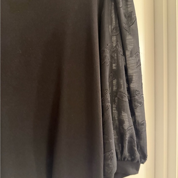 Women’s size small long sleeve Blouse. Cece - Picture 4 of 6